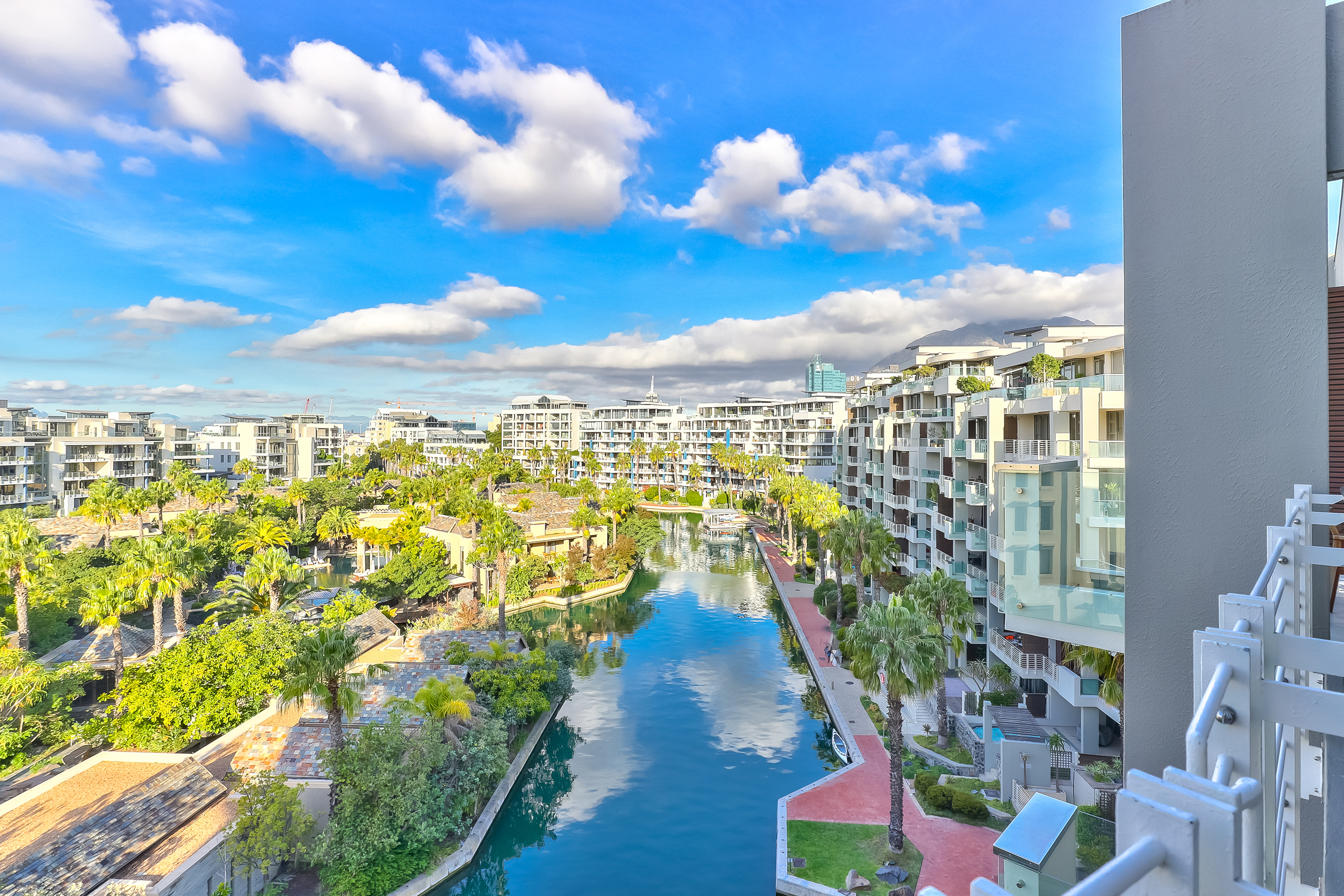 Lawhill marina and canal view